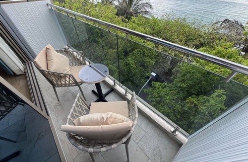 Male Apartment | Deluxe Premium Beach-view Room with Balcony
