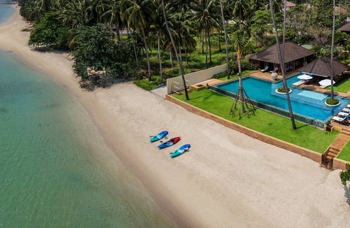 Na Mueang Villa | Designer 6BR Beachfront Villa | Laem Sor