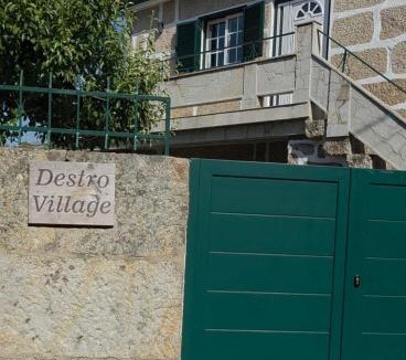 Lindoso House | Destro village