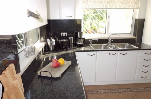 Vale de Seixos House | Detached, private villa with pool in spacious gardens, WIFI, AC