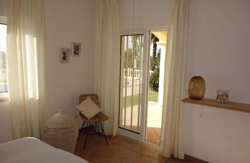 Vale de Seixos House | Detached, private villa with pool in spacious gardens, WIFI, AC
