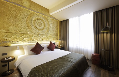 Thanon Phetchaburi Hotel | Dhevi Bangkok Hotel