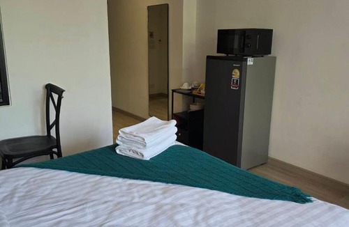 Chana Songkhram Hotel | Diff Apartel Banglamphu