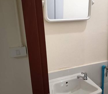 Nai Mueang Hostel | Doctor Thanut Hostel