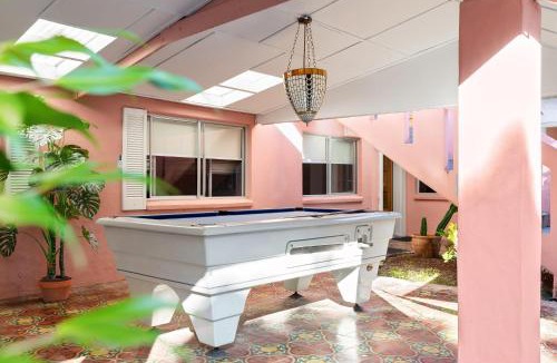 Sunshine Beach Hostel | Dolphins Backpackers