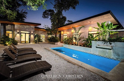 Playa Grande Apartment | Dos Hijas Casita 3-Steps to the Main Surf Break