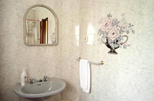 Ameijeira Cottage | Double Room with Private Bathroom