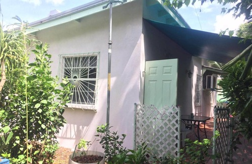 Maxwell Cottage | Dover Beach - Kismet Garden 1 Bedroom Cottage
