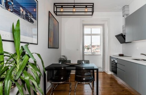 Pena Apartment | Downtown Castle and River View Apartment