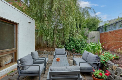 South Melbourne House | Draper Garden Cottage with Parking