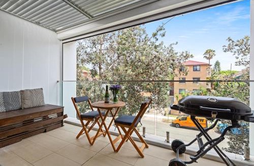 Bondi Beach Apartment | Drews Bondi Beach Pad Music Inspired