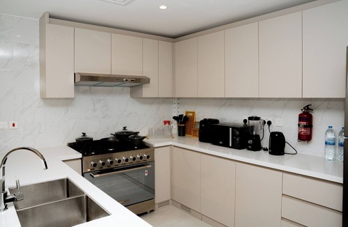 Bur Dubai Apartment | Dubai Frame & Skyline View 2BR – 42nd Floor, Pool & Gym