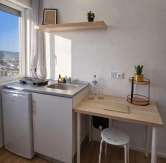 Alferrarede Apartment | Duo Studio - Mini Cozinha Privativa - Eficácia Living Abrantes