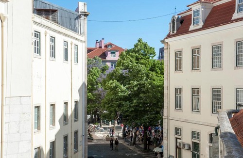 Sacramento Apartment | Duque-Chiado Downtown