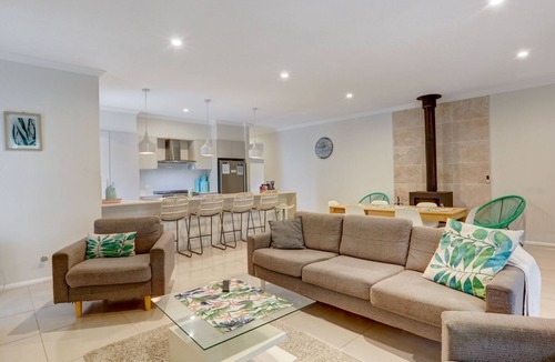 Erowal Bay House | Ecco Retreat by Experience Jervis Bay