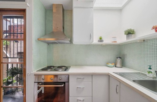 Edgecliff Apartment | Eclectic Rushcutters Gem Foosteps to the Harbour