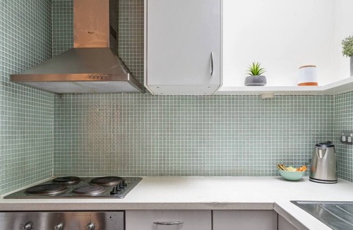Edgecliff Apartment | Eclectic Rushcutters Gem Foosteps to the Harbour