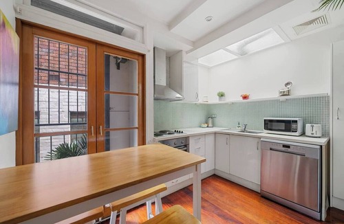 Edgecliff Apartment | Eclectic Rushcutters Gem Foosteps to the Harbour