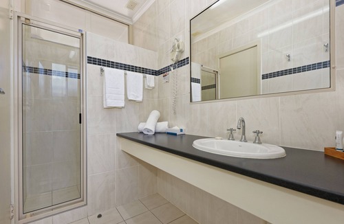 Bundaberg West Hotel | Econo Lodge Park Lane