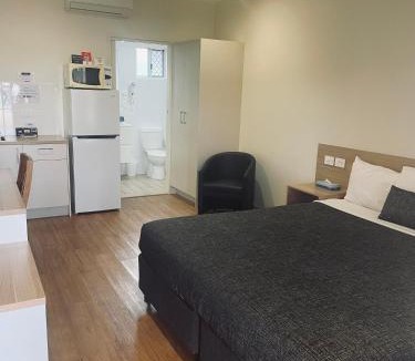 Bundaberg West Cabin | Econo Lodge Park Lane