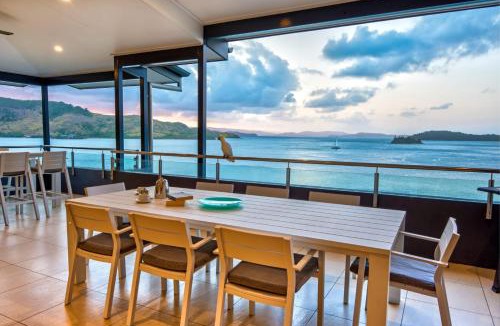 Hamilton Island Villa | Edge 16 - Hamilton Island - Waterfront, Golf Buggy and Sea Views