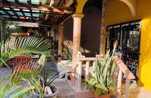 Zig Zag Ward Villa | Effies Mountain View Villa Coco Villa
