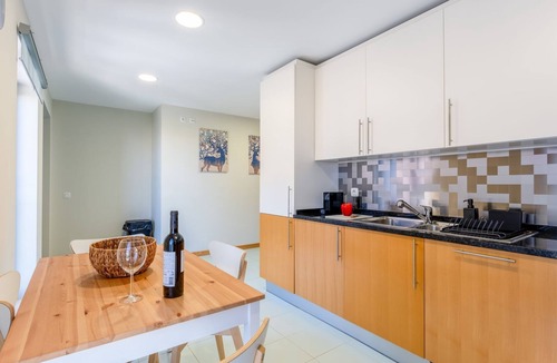 Olhao Apartment | Elegant 2 BDR Flat W/Rooftop Pool by LovelyStay