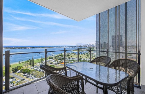 Southport Apartment | Elevated 2BR Broadwater Ocean Views