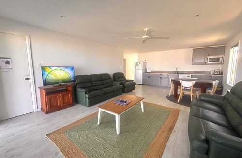 Diamond Beach House | Enjoy the sandy feet and salty hair while staying at The Lodge Diamond Beach
