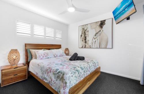 Coffs Harbour Villa | Entire Apt- Award Winning Office on Brodie