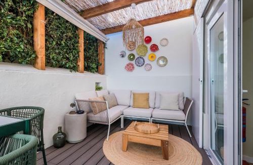 Parede House | Entire Home with Private Pool near Beach and Lisbon