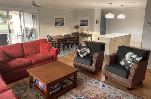 Erowal Bay House | Erowal Days - 12pm checkout Sundays