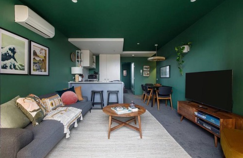 Collingwood Apartment | Evergreen Oasis - Poolside Living on Stanley Street