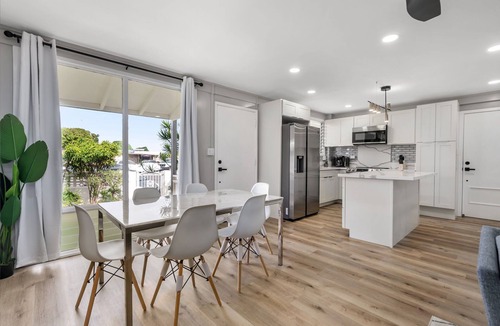 Ewa House | Ewa Beach 3BR - Sleeps 6, WiFi, A/C + Golf & Shop
