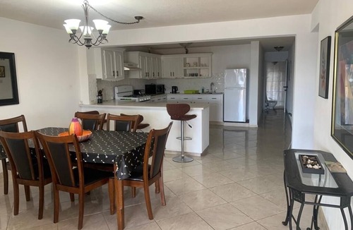 Welches Villa | Executive 3 Bedroom 2 Bathroom Vacation Villa Southcoast Maxwell Beach Area