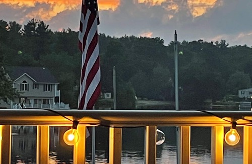 Derry House | Executive Lake Front, Hot Tub, Fire Pit, Floating Office, Infrared Sauna, Pets