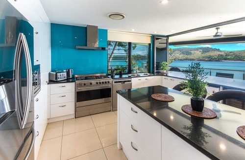 Hamilton Island Villa | Experience the ultimate oceanfront holiday at Villa 5 The Edge Hamilton Island
