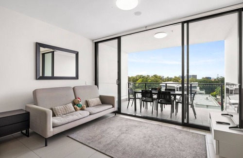 Kelvin Grove Apartment | Experiencing Uni Life 2BR Kelvin Grove| Parking