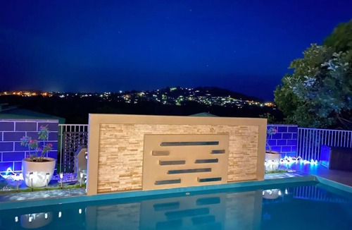 Yeppoon Villa | Exquisite 3 storey central villa with everything!