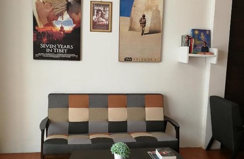 Su Thep Hostel | F Plus F Hostel