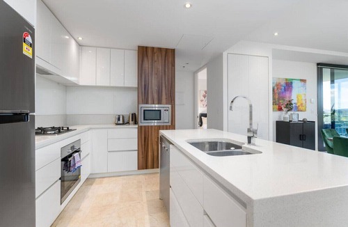 City East Apartment | Fabulous 2BR/2BA Apartment in the Central District