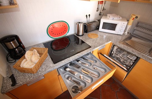 Burgau House | Fabulous end house has Sea View, full A/C, own pool, walk to Burgau Beach