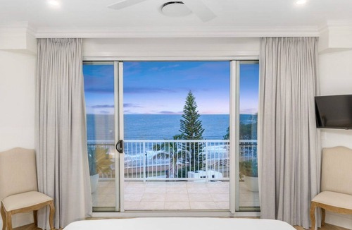 Scarborough House | Fabulous Flinders - On Queens beach