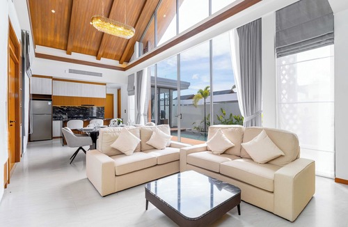 Laguna Villa | Famous Resort Calm Area Near Beach V277