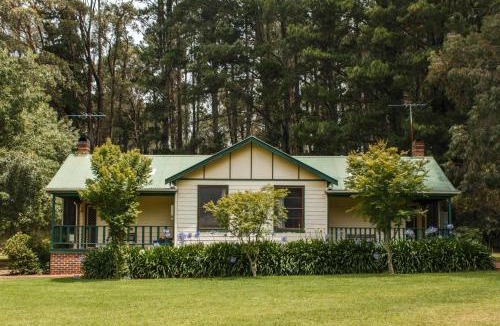 Blackheath Cabin | Federation Gardens & Possums Hideaway