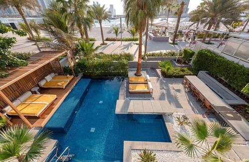 Palm Jumeirah Villa | FIVE Palm Beachfront Villa -Private Pool & Jacuzzi
