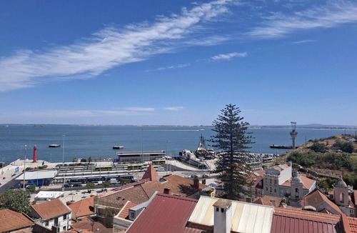 Cacilhas Apartment | Flat in Cacilhas – Lisbon Stunning River Views