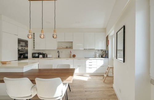 Restelo Apartment | Flat w/Balcony & Workspace by HostWise