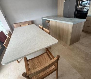 Black Head Apartment | Forster Absolute Beachfront Steps to the Sand