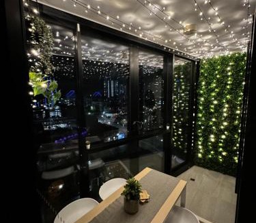 Fortitude Valley Apartment | Fortitude Valley Stylish Comfortable Apartment